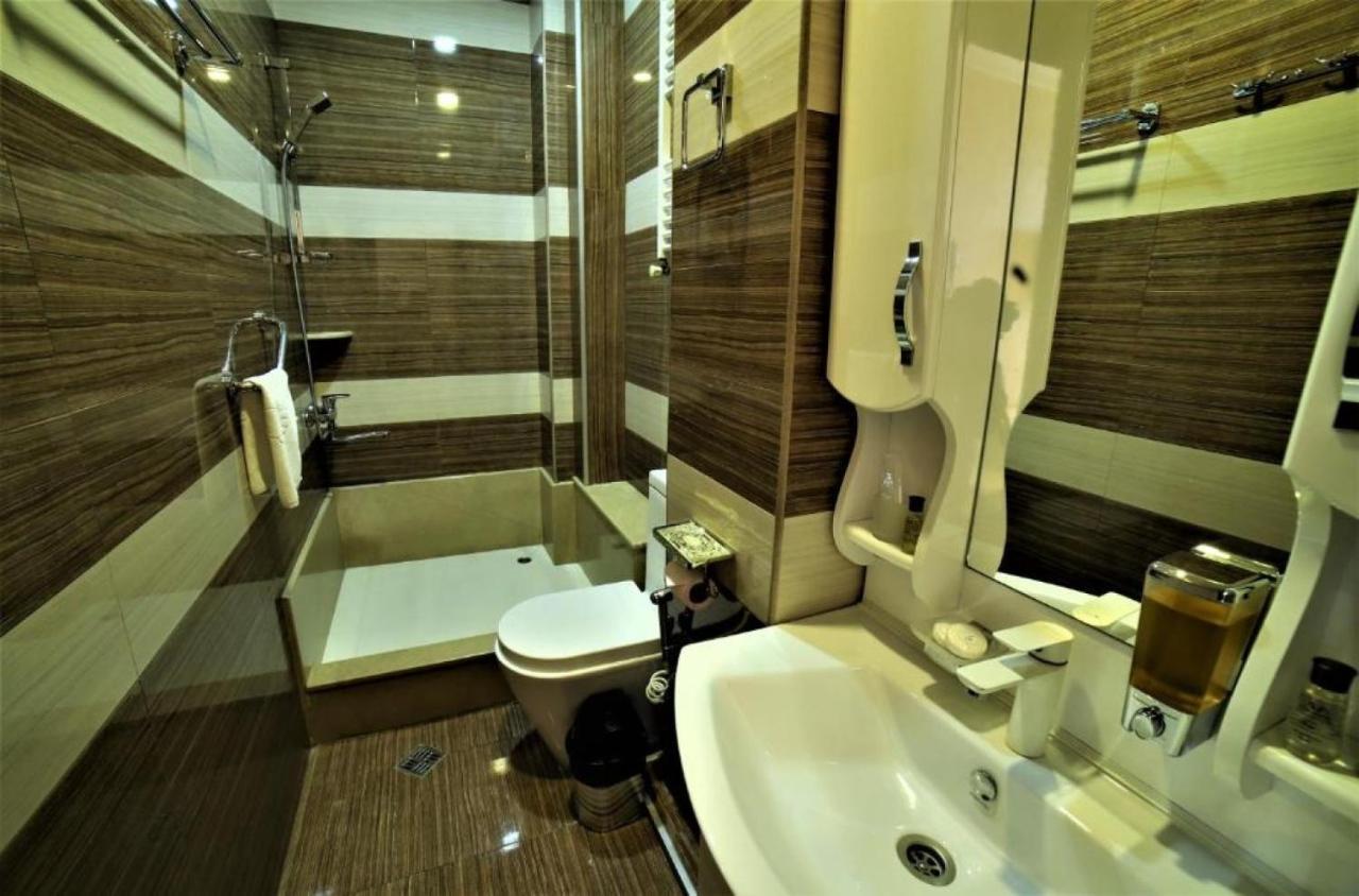 Agava Tbilisi Hotell Exteriör bild
