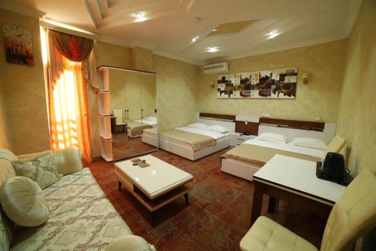 Agava Tbilisi Hotell Exteriör bild
